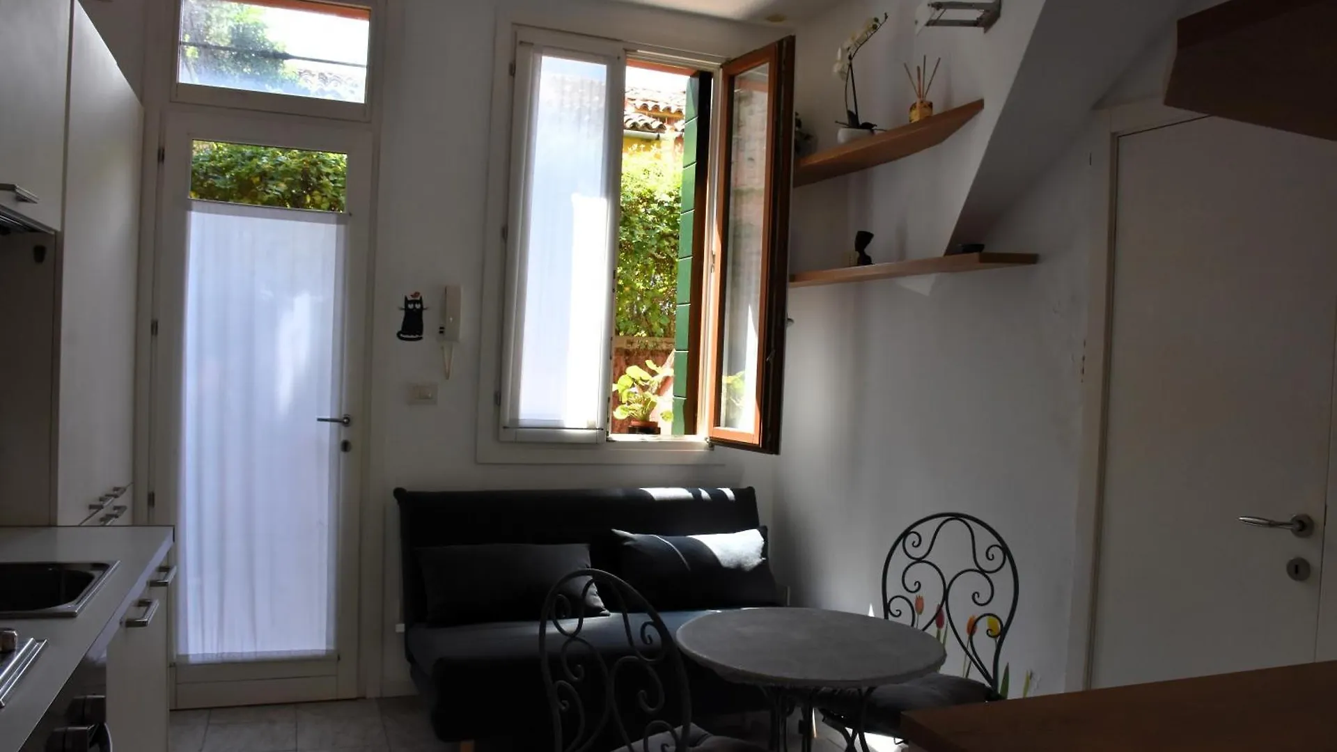 Maison De Minou location