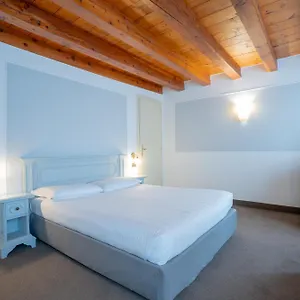 3* Oda ve Kahvaltı Corte Rossa