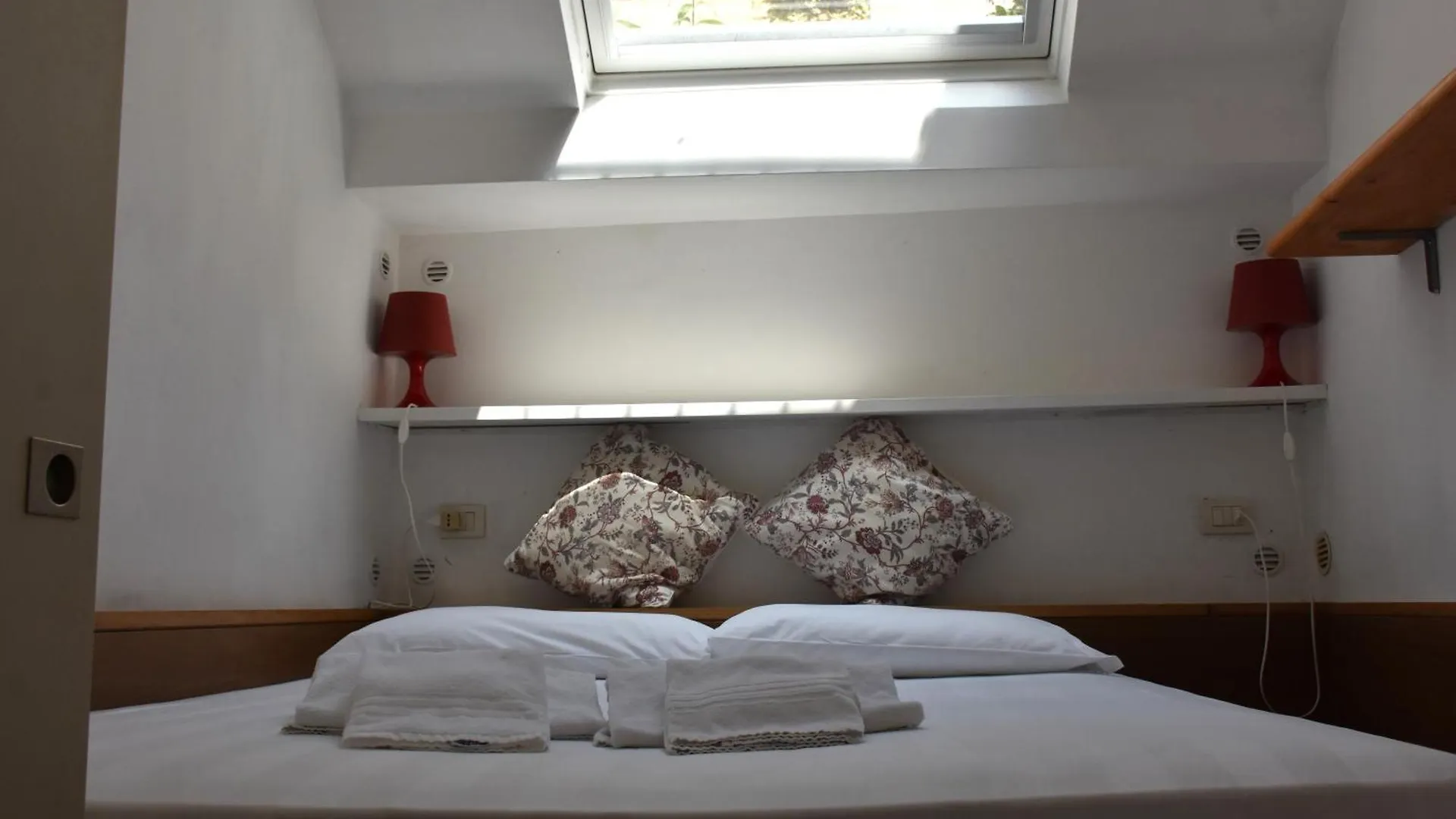 Maison De Minou Venice Apartment
